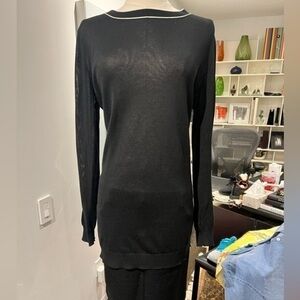 NWOT - Prada long sleeved sweater size IT 44. White stripe in collar